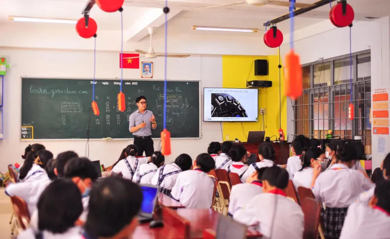 Lesson Plans on a $0 Budget: How America's Teachers Are Quietly Streaming Their Classrooms